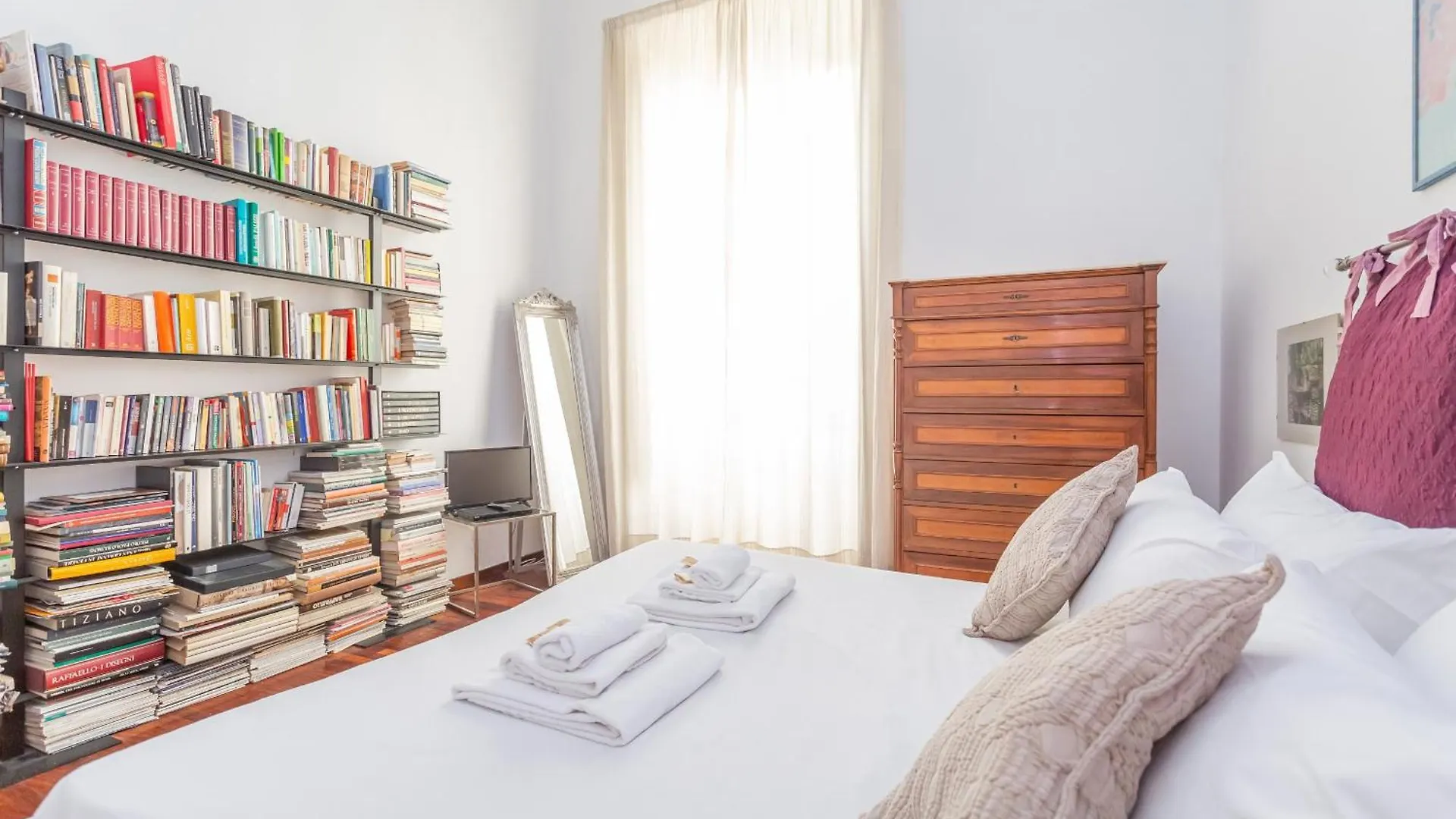 Spanish Steps Purple Retreat Apartment Rome Italy